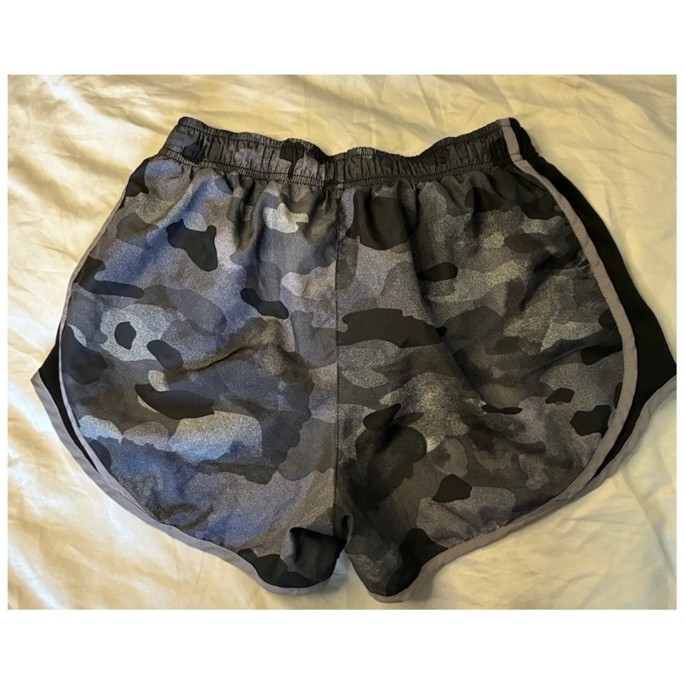 Nike Dri-FIT Running Shorts Womens Small Grey Black Camo Athletic Training Gym